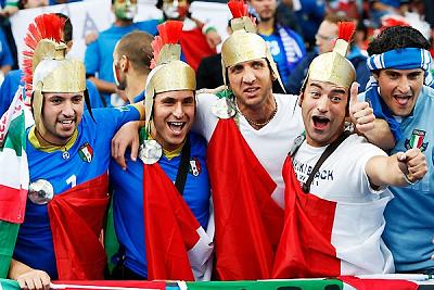 Нажмите на изображение для увеличения
Название: euro2008_italy_fans05.jpg
Просмотров: 192
Размер:	128.7 Кб
ID:	3133