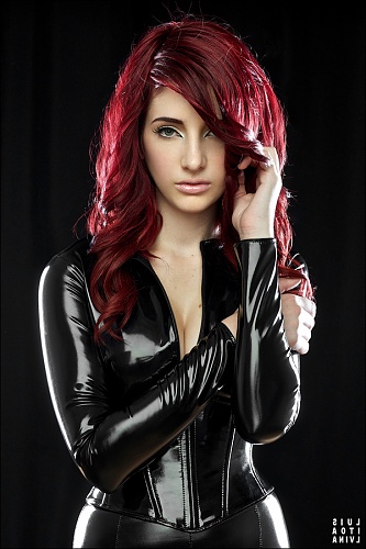 Нажмите на изображение для увеличения
Название: cat_suit_by_susancoffey-d4gvh8j.jpg
Просмотров: 154
Размер:	422.6 Кб
ID:	35184