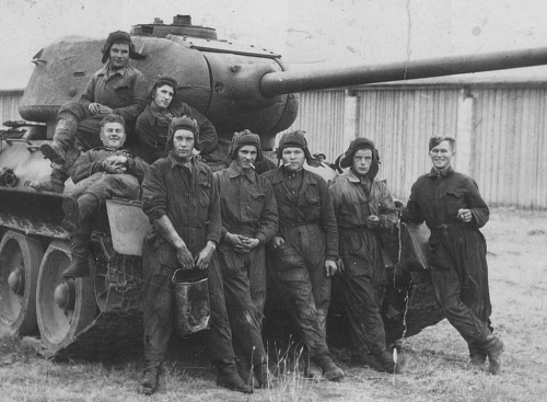 Нажмите на изображение для увеличения
Название: kulikalov-t-34.jpg
Просмотров: 436
Размер:	385.3 Кб
ID:	41176