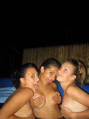 Нажмите на изображение для увеличения
Название: girls_wash_1.jpg
Просмотров: 449
Размер:	38.6 Кб
ID:	4132