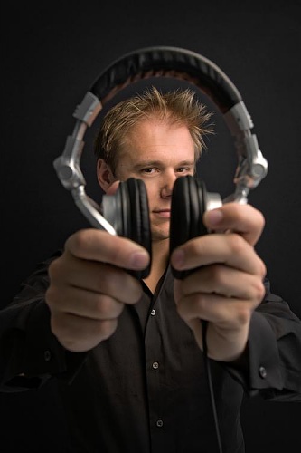 Нажмите на изображение для увеличения
Название: Armin+Van+Buuren+AVB.jpg
Просмотров: 135
Размер:	33.8 Кб
ID:	41822