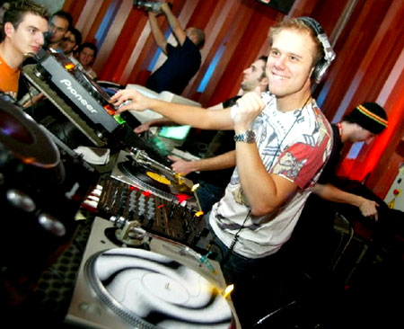 Название: Armin+Van+Buuren+arminvanbuuren4.jpg
Просмотров: 273

Размер: 49.0 Кб